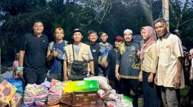 Ket. Foto : Gerakan Bersama Rakyat, KOPAZKA, Akademi Furusiyah Askary Baitul Muqaddes & Uzma Care, terobos Pedalaman Aceh Tamiang, Antarkan Bantuan.