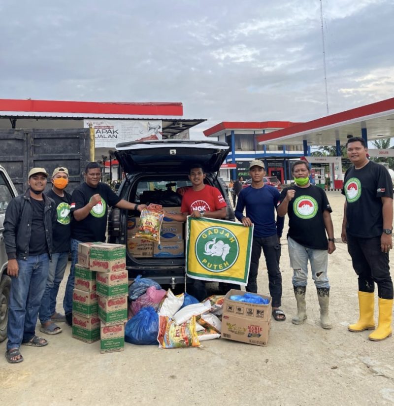 Ket. Foto : LSM Gadjah Puteh Saat Menyalurkan Bantuan Kemanusiaan Untuk Korban Banjir Bandang di Aceh Tamiang