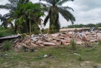 Ket. Foto : Rumah Ramlan Simbolon (67), di Bongkar Tanpa Ganti Rugi, Telah Rata Dengan Tanah, di Jalan Melayu Hulu Balang, RW 08 RT 01, Kelurahan Palas, Kecamatan Rumbai, Kota Pekanbaru