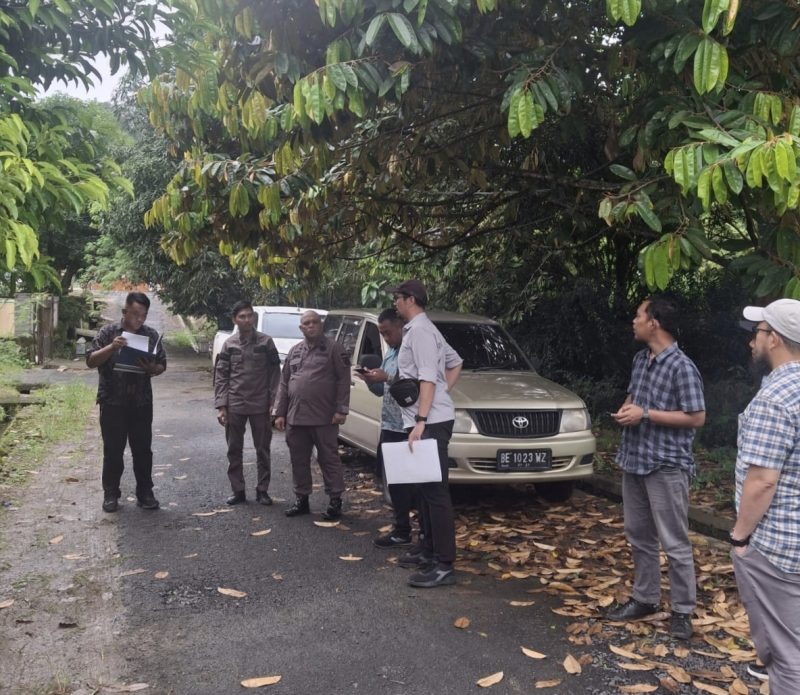 Ket. Foto : Kejaksaan Negeri Way Kanan bersama Tim KPKNL Metro melakukan penilaian Barang Rampasan Negara Yang Telah Mempunyai Hukum Tetap (Incraht)