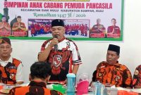 Ket. Foto : Ketua PAC PP Siak Hulu, Eduard Situmorang, saat memberi sambutan di Acara Berbuka  Minggu (01/03/2026) 