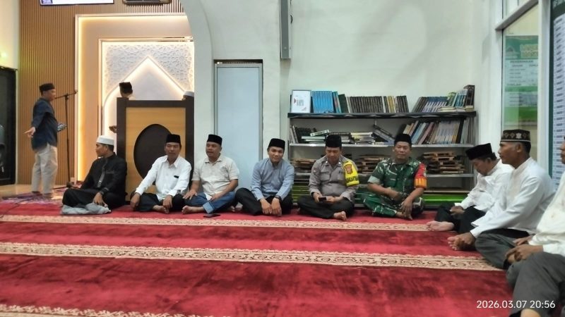 Ket. Foto : Acara Peringatan malam Nuzul Quran, di Masjid Al Maun Jl. Merak Ujung  RT 04:RW 12 Kel. Tangkerang Selatan,  Kecamatan Bukit Raya kota Pekanbaru.