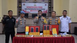 Ket. Foto : Kapolres Langsa, AKBP Mughi Prasetyo Habrianto, S.I.K., dalam konferensi pers pengungkapan tindak pidana narkotika yang digelar Senin, 16 Maret 2026
