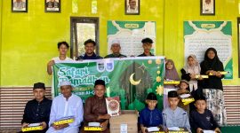 Ket. Foto : Pimpinan Cabang Serikat Mahasiswa Muslimin Indonesia (SEMMI) Kota Langsa Menyalurkan bantuan Al-Qur'an Serta Santunan kepada anak Yatim.