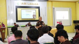 Ket. Foto : Kepala Kejaksaan Negeri Langsa, Adi Tyogunawan, S.H., M.H., sebagai pemateri dalam Academic Discussion Forum (ADF) bertajuk 
