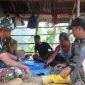 Keterangan foto : Personil Kodim 0104/Aceh Timur, sedang rehat dengan masyarakat, setelah melaksanakan Program TNI Manunggal Membangun Desa (TMMD) Reguler ke-128. 