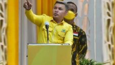 Ket. Foto : Ketua DPD II Partai Golkar Maluku Tenggara, Agripinus Rumatora alias Nus Kei (int) 