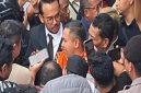Keterangan Foto: Gubernur Riau Nonaktif, Abdul Wahid, usai mengikuti sidang lanjutan perkara korupsi di Pengadilan Tipikor Pekanbaru, Rabu (22/4/2026).
