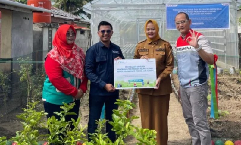 Keterangan foto : PT Pertamina Hulu Rokan (PHR) Zona Rokan meresmikan greenhouse Program Puteri Proklim Melayu Lestari milik Tim Penggerak PKK Kelurahan Air Jamban, Kecamatan Mandau, (foto : ist) 
