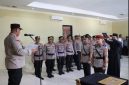 Keterangan foto : Kapolres Way Kanan, AKBP Didik Kurnianto, S.I.K., saat upacara sertijab Kasat Reskrim di Aula Adhi Pradana, Polres Way Kanan, Jumat (1/5/2026).