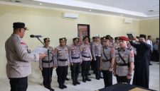 Keterangan foto : Kapolres Way Kanan, AKBP Didik Kurnianto, S.I.K., saat upacara sertijab Kasat Reskrim di Aula Adhi Pradana, Polres Way Kanan, Jumat (1/5/2026).