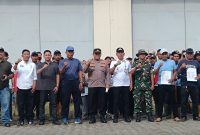 Keterangan foto : Wakapolsek R. Ompu Sungguh; bersama unsur Forkopimcam Medan Labuhan, antara lain Camat Medan Labuhan, Eliyas Padang; serta Ketua PAC IPK Medan Labuhan dan Ketua PAC PP Medan Labuhan.