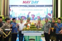 Keterangan foto : Menteri Lingkungan Hidup, Mohammad Jumhur Hidayat, dalam kunjungan kerjanya ke Provinsi Riau, (foto : ist) 