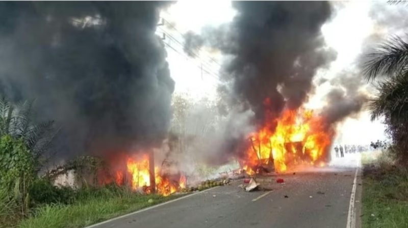 Keterangan foto : Bus ALS terbakar di Muratara Foto: (Foto: Istimewa)