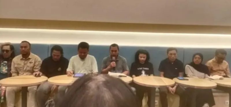 Keterangan foto : Walhi gelar konferensi pers bertajuk 