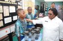 Keterangan Foto : Wakil Menteri Dalam Negeri (Wamendagri) Ribka Haluk memberikan semangat kepada putra-putri Papua di Sekolah GenIUs