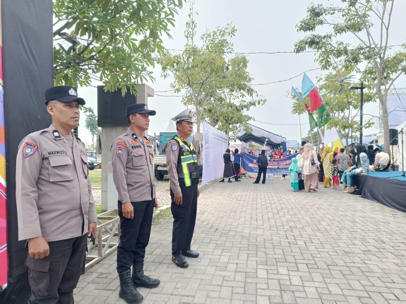 Keterangan Foto: Suasana pawai Gebyar Pendidikan dan Kebudayaan Kota Medan 2026 di Alun-Alun Warna-Warna, Medan Labuhan, Kamis (18/6/2026). 