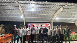 Keterangan foto :  Empat kandidat Geuchik Gampong Meurandeh Aceh berpose kompak usai penetapan nomor urut, menunjukkan semangat sportivitas demi kemajuan gampong.

