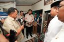 Keterangan foto : Mendagri Tito Karnavian dan Menteri PKP Maruarar Sirait meninjau program BSPS di Kecamatan Matraman guna memastikan bantuan tepat sasaran bagi masyarakat berpenghasilan rendah.

