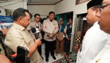 Keterangan foto : Mendagri Tito Karnavian dan Menteri PKP Maruarar Sirait meninjau program BSPS di Kecamatan Matraman guna memastikan bantuan tepat sasaran bagi masyarakat berpenghasilan rendah.

