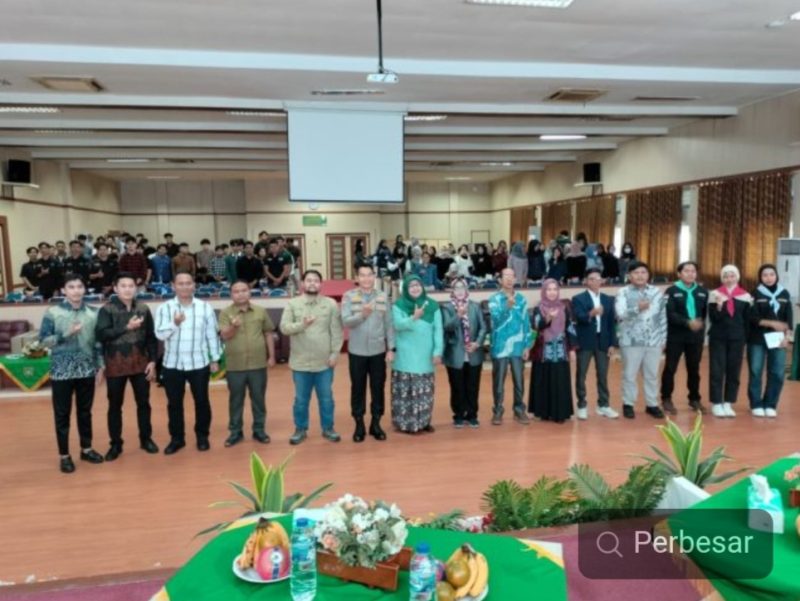 Keterangan foto: MAFAKUMPALA UIR saat menggelar seminar “Hukum di Atas Bara: Mengupas Penegakan Hukum Karhutla dan Peran Mahasiswa”,(dok.ist) 
