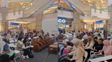 Keterangan Foto: Suasana pembukaan Pekanbaru Job Fair 2026 di Mal SKA. 
