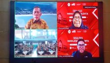 Keterangan Foto: Bupati Tapanuli Tengah Masinton Pasaribu memberikan arahan secara virtual, didampingi narasumber Dr. Nanty Haposan U.P. Simanungkalit, serta seluruh jajaran Pemkab Tapteng yang mengikuti sosialisasi secara hybrid.