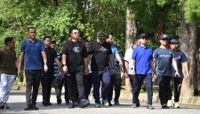 Keterangan foto: Wali Kota Langsa Jeffry Sentana S. Putra bersama Wakil Wali Kota Muhammad Haikal Alfisyahrin tampak berbaur dan bersilaturahmi dengan warga, serta menikmati suasana CFD.