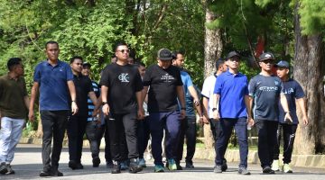 Keterangan foto: Wali Kota Langsa Jeffry Sentana S. Putra bersama Wakil Wali Kota Muhammad Haikal Alfisyahrin tampak berbaur dan bersilaturahmi dengan warga, serta menikmati suasana CFD.