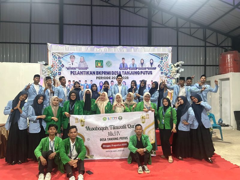 Keterangan foto: Mahasiswa Kuliah Kerja Nyata (KKN) 06 IAIN Langsa Desa Tanjung Putus, Kecamatan Padang Tualang, Kabupaten Langkat.