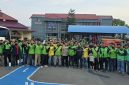 Keterangan Foto: Komunitas ojol se-Kota Langsa menggelar aksi damai di halaman Mapolres Langsa, menuntut pengusutan tuntas kasus pengeroyokan yang menimpa salah seorang rekan mereka.