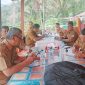 Keterangan Foto: Rapat klarifikasi dugaan pemotongan Jadup yang dipimpin Inspektorat Tapteng di Desa Sibio-bio, Kecamatan Sibabangun, Senin (7/9/2026).