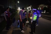 Keterangan foto: Personel Polres Tapanuli Tengah gencar melakukan Patroli Blue Light.