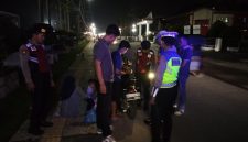 Keterangan foto: Personel Polres Tapanuli Tengah gencar melakukan Patroli Blue Light.