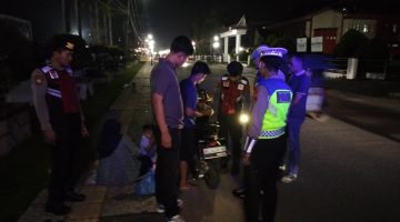 Keterangan foto: Personel Polres Tapanuli Tengah gencar melakukan Patroli Blue Light.