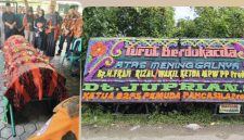 Keterangan foto: Pelepasan jenazah almarhum Frans Rizal di halaman rumah duka.