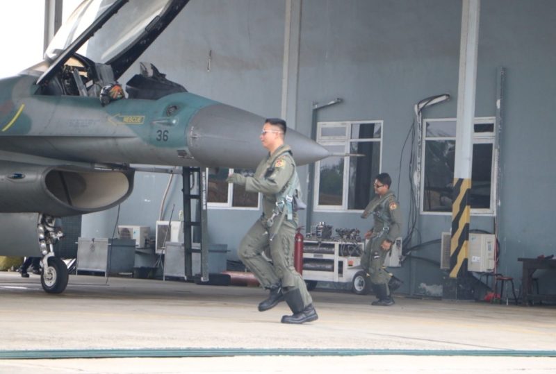 Keterangan foto: Personel TNI AU mengikuti Latihan Penanganan Pasca-Force Down di Pangkalan TNI Angkatan Udara Roesmin Nurjadin. (Dok. Ist)